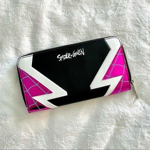 Loot Wear Spider-Gwen wallet